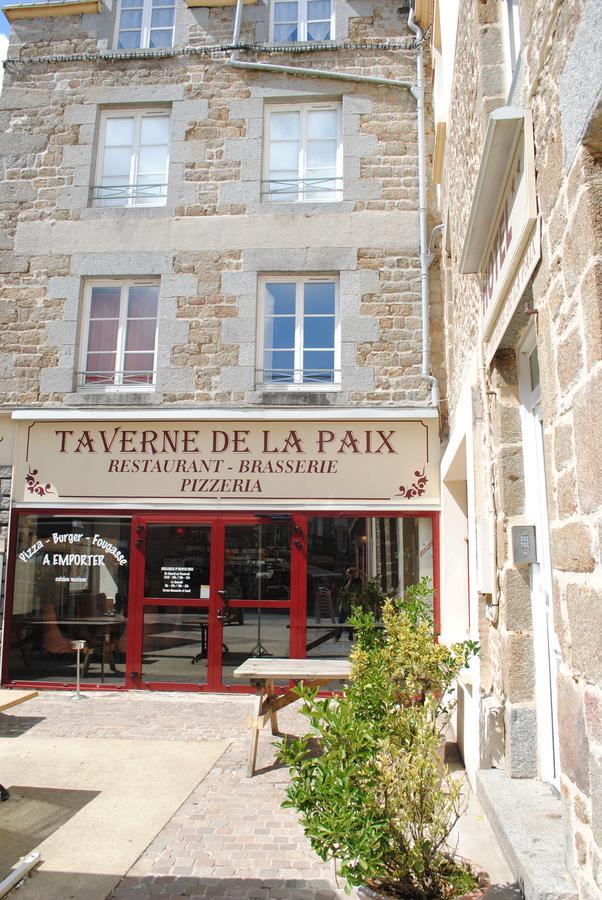 Hotel Taverne De La Paix La Ferte-Mace Exterior foto